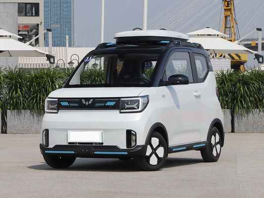100km/h Small Wuling Electric Vehicles 5 Seats Car 300KM For Adults