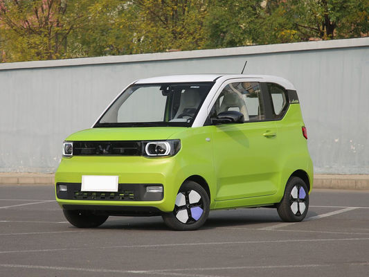 100km/h Small Wuling Electric Vehicles 5 Seats Car 300KM For Adults