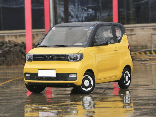 100km/h Small Wuling Electric Vehicles 5 Seats Car 300KM For Adults