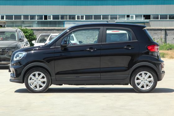 Durable 4 Seater Electric Mini Car SUV LINGPAO T03 4 Wheel 5 Door 100km/h