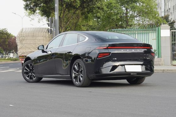 Xpeng P7 EV Electric Car Auto Electric 4 Wheel Mid Size Electric Vehicles 586 KM
