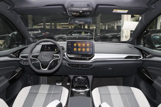 5 Doors White Car With Top Speed Of 120 Mph Towing Capacity Of 2 And Other Features