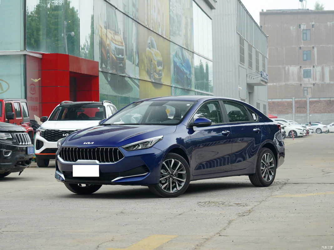 Petrol Fossil Fuel Powered Car Auto Sedan Vehicles Kia K3 1.5L IVT Compact 4 Door 5 Seat
