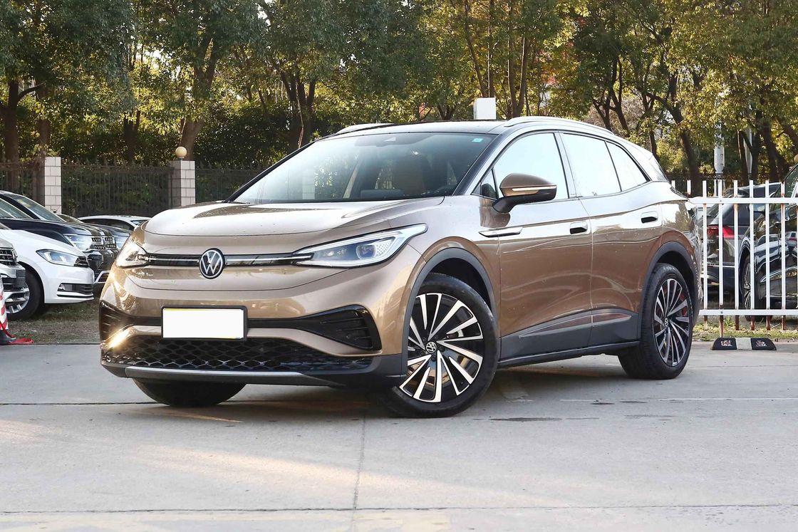 High Speed Electric Vehicle With 3 Curb Weight And 60 KWh Battery Capacity